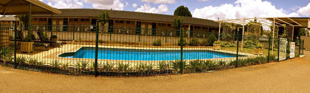 Country Gardens Motel Coonabarabran Ngoại thất bức ảnh